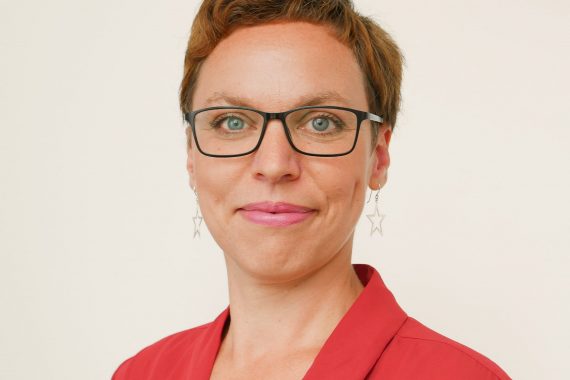 Braun_Nadine_Senior_Researcher_Kreislaufwirtschaft_Forschungsbereich Stoffkreisläufe_offizielles_WI_Portrait_2020